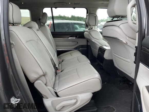 ✅ 2023 Jeep Grand Wagoneer Series II • VIN: 1C4SJSFP2PS564530 • Lot: 66197974. Listed on Copart with 14,125 mi. Free auction sales archive from the USA and detailed vehicle history report at DreamBid. Image 11.