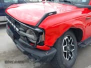 ✅ 2022 Ford Bronco • VIN: 1FMDE5DH7NLA98557 • Lot: 41746093. Wystawiony na IAAI z przebiegiem 61 718 mil. Bezpłatny archiwum sprzedaży aukcyjnych z USA i szczegółowy raport historii pojazdu na DreamBid. Zdjęcie 6.