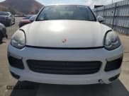 ✅ 2016 Porsche Cayenne • VIN: WP1AA2A2XGKA09329 • Lot: 81347585. Wystawiony na Copart z przebiegiem 131 925 mil. Bezpłatny archiwum sprzedaży aukcyjnych z USA i szczegółowy raport historii pojazdu na DreamBid. Zdjęcie 5.