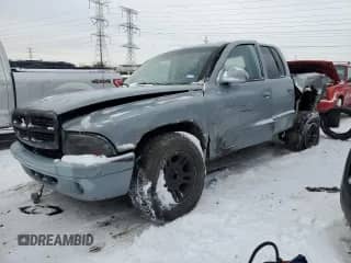 2003 Dodge Dakota Sport z VIN 1D7HL38X03S374877, wystawiony jako Copart lot #45236965 z przebiegiem 178 389 mil mil oraz Szkoda całkowita • Salvage title. Historia ofert i sprzedaży dostępna na DreamBid. Obrazek 1.
