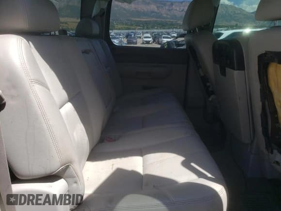 ✅ 2010 GMC Sierra 1500 • VIN: 3GTXKVE28AG143985 • Lot: 67787004. Wystawiony na Copart z przebiegiem Nie podano. Bezpłatny archiwum sprzedaży aukcyjnych z USA i szczegółowy raport historii pojazdu na DreamBid. Zdjęcie 10.