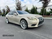 ✅ 2017 Lexus LS 460 • VIN: JTHBL5EF2H5143975 • Лот: 93981775. Опубликован ранее на Copart с пробегом 28 603 миль. Бесплатный доступ к архиву аукционных продаж из США и подробный отчёт об истории автомобиля на DreamBid. Изображение 1.