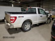 ✅ 2022 Ford F-150 XL • VIN: 1FTMF1E53NKD19348 • Lot: 85060934. Wystawiony na Copart z przebiegiem Nie podano. Bezpłatny archiwum sprzedaży aukcyjnych z USA i szczegółowy raport historii pojazdu na DreamBid. Zdjęcie 3.