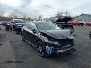 ✅ 2023 Toyota Camry SE • VIN: 4T1T11AK1PU753275 • Lot: 43617453. Wystawiony na IAAI z przebiegiem 37 788 mil. Bezpłatny archiwum sprzedaży aukcyjnych z USA i szczegółowy raport historii pojazdu na DreamBid. Zdjęcie 1.