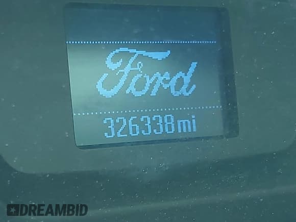 ✅ 2016 Ford Transit Cargo • VIN: 1FTYE1YM6GKB15539 • Lot: 42228687. Wystawiony na IAAI z przebiegiem 326 338 mil. Bezpłatny archiwum sprzedaży aukcyjnych z USA i szczegółowy raport historii pojazdu na DreamBid. Zdjęcie 7.