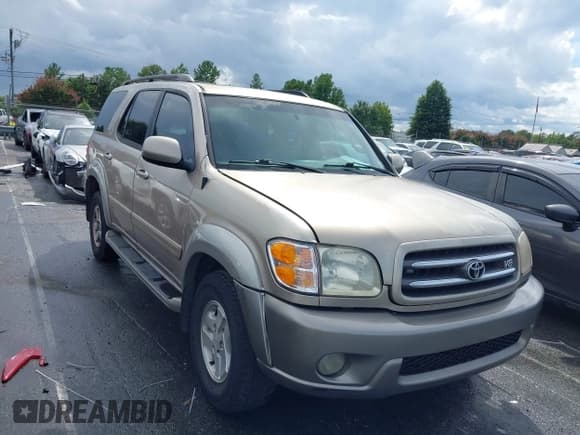 ✅ 2004 Toyota Sequoia SR5 • VIN: 5TDBT44A34S211237 • Lot: 43008106. Listed on IAAI with 267,008 mi. Free auction sales archive from the USA and detailed vehicle history report at DreamBid. Image 1.