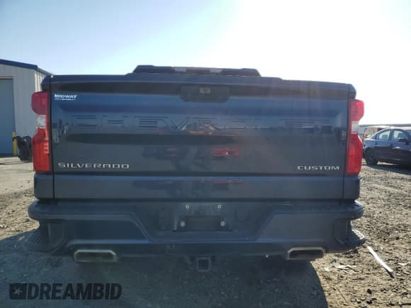 ✅ 2019 Chevrolet Silverado 1500 Custom • VIN: 3GCUYBEFXKG700027 • Lot: 69977734. Wystawiony na Copart z przebiegiem 79 626 mil. Bezpłatny archiwum sprzedaży aukcyjnych z USA i szczegółowy raport historii pojazdu na DreamBid. Zdjęcie 6.