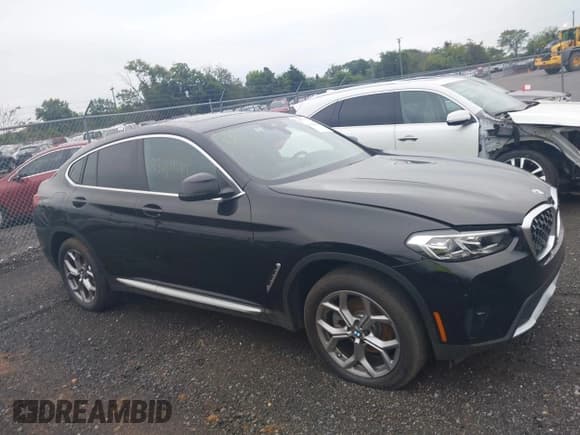 ✅ 2025 BMW X4 xDrive30i • VIN: 5UX33DT0XS9Z76047 • Lot: 43004849. Listed on IAAI with 2,038 mi. Free auction sales archive from the USA and detailed vehicle history report at DreamBid. Image 13.