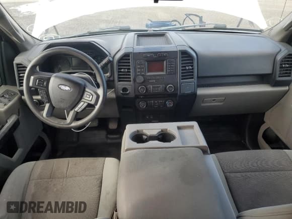 ✅ 2015 Ford F-150 XL • VIN: 1FTEX1CP8FKD93842 • Lot: 84215295. Wystawiony na Copart z przebiegiem 165 180 mil. Bezpłatny archiwum sprzedaży aukcyjnych z USA i szczegółowy raport historii pojazdu na DreamBid. Zdjęcie 8.