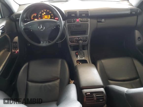 ✅ 2004 Mercedes-Benz C 230 Kompressor • VIN: WDBRF40J94F504439 • Lot: 54276245. Wystawiony na Copart z przebiegiem 83 453 mil. Bezpłatny archiwum sprzedaży aukcyjnych z USA i szczegółowy raport historii pojazdu na DreamBid. Zdjęcie 8.