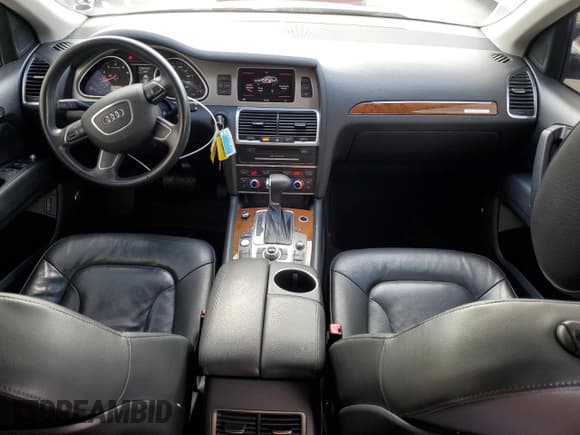 ✅ 2015 Audi Q7 Premium Plus • VIN: WA1LGAFE3FD011524 • Лот: 90199505. Опубликован ранее на Copart с пробегом 134 563 миль. Бесплатный доступ к архиву аукционных продаж из США и подробный отчёт об истории автомобиля на DreamBid. Изображение 8.