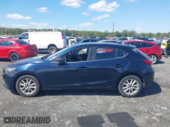 ✅ 2015 Mazda 3 i Grand Touring • VIN: JM1BM1M76F1224547 • Lot: 43170686. Wystawiony na IAAI z przebiegiem 198 435 mil. Bezpłatny archiwum sprzedaży aukcyjnych z USA i szczegółowy raport historii pojazdu na DreamBid. Zdjęcie 14.