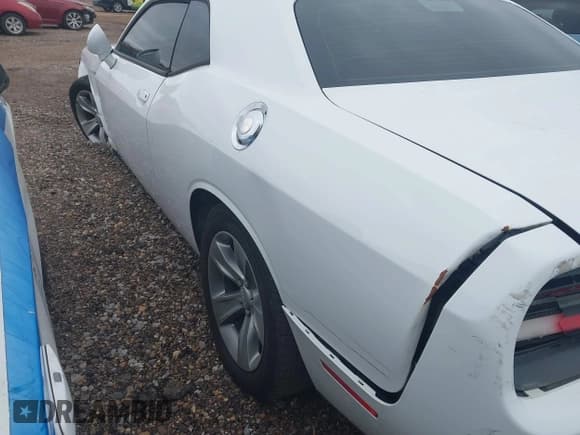 ✅ 2017 Dodge Challenger SXT • VIN: 2C3CDZAG9HH598117 • Lot: 43287582. Wystawiony na IAAI z przebiegiem 61 427 mil. Bezpłatny archiwum sprzedaży aukcyjnych z USA i szczegółowy raport historii pojazdu na DreamBid. Zdjęcie 17.