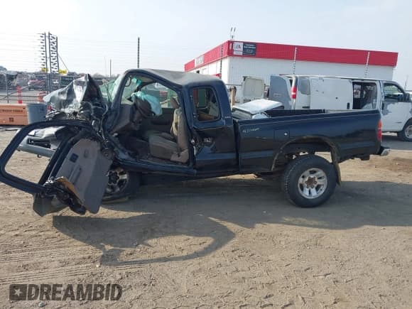 ✅ 1999 Toyota Tacoma • VIN: 4TAWN72N9XZ545127 • Lot: 43714609. Listed on IAAI with Not provided. Free auction sales archive from the USA and detailed vehicle history report at DreamBid. Image 14.