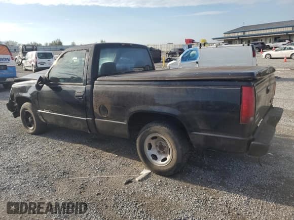 ✅ 1996 GMC Sierra 1500 • VIN: 1GTEC14W3TZ525751 • Лот: 85170165. Опубликован ранее на Copart с пробегом Не указан. Бесплатный доступ к архиву аукционных продаж из США и подробный отчёт об истории автомобиля на DreamBid. Изображение 2.