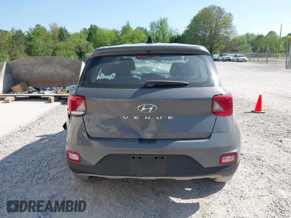✅ 2022 Hyundai Venue SE • VIN: KMHRB8A30NU177247 • Lot: 42077175. Listed on IAAI with 28,296 mi. Free auction sales archive from the USA and detailed vehicle history report at DreamBid. Image 17.