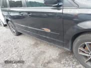 ✅ 2017 Dodge Grand Caravan SXT • VIN: 2C4RDGCG1HR611900 • Lot: 43263062. Wystawiony na IAAI z przebiegiem Nie podano. Bezpłatny archiwum sprzedaży aukcyjnych z USA i szczegółowy raport historii pojazdu na DreamBid. Zdjęcie 6.