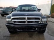 ✅ 2002 Dodge Dakota Sport • VIN: 1B7HG38N22S501091 • Lot: 82390054. Wystawiony na Copart z przebiegiem 104 300 mil. Bezpłatny archiwum sprzedaży aukcyjnych z USA i szczegółowy raport historii pojazdu na DreamBid. Zdjęcie 5.