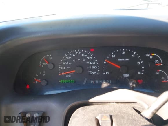 ✅ 2003 Ford F-350 XL • VIN: 1FTSX31L83EB98073 • Лот: 41582135. Опубликован ранее на IAAI с пробегом 255 455 миль. Бесплатный доступ к архиву аукционных продаж из США и подробный отчёт об истории автомобиля на DreamBid. Изображение 7.