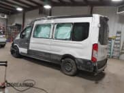 ✅ 2020 Ford Transit Passenger XL • VIN: 1FBAX2C8XLKB51891 • Lot: 38819554. Wystawiony na IAAI z przebiegiem Nie podano. Bezpłatny archiwum sprzedaży aukcyjnych z USA i szczegółowy raport historii pojazdu na DreamBid. Zdjęcie 3.