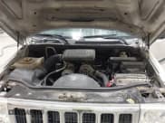 ✅ 2006 Jeep Commander • VIN: 1J8HG48K66C124642 • Lot: 42734702. Wystawiony na IAAI z przebiegiem 207 366 mil. Bezpłatny archiwum sprzedaży aukcyjnych z USA i szczegółowy raport historii pojazdu na DreamBid. Zdjęcie 10.