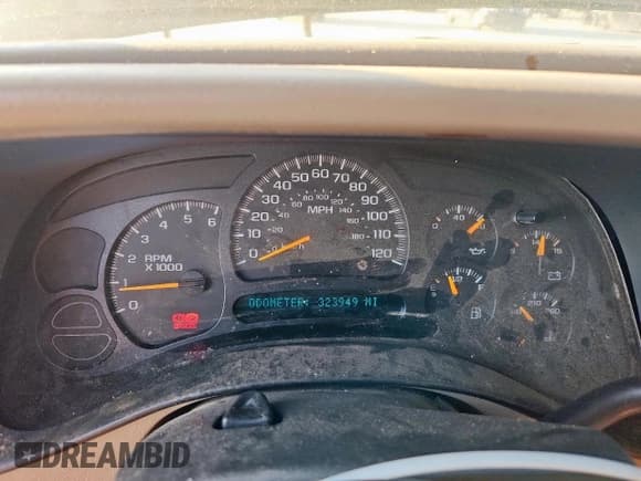 ✅ 2005 Chevrolet Tahoe LS • VIN: 1GNEC13V25R240252 • Lot: 82318705. Listed on Copart with 323,949 mi. Free auction sales archive from the USA and detailed vehicle history report at DreamBid. Image 9.