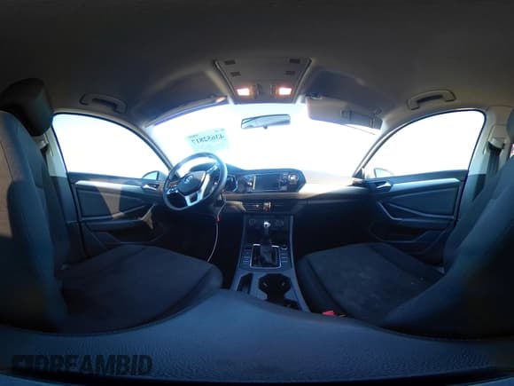 ✅ 2019 Volkswagen Jetta S • VIN: 3VWC57BU3KM196195 • Lot: 43652817. Wystawiony na IAAI z przebiegiem 89 564 mil. Bezpłatny archiwum sprzedaży aukcyjnych z USA i szczegółowy raport historii pojazdu na DreamBid. Zdjęcie 18.