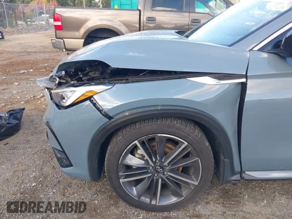 ✅ 2023 Infiniti QX55 Sensory • VIN: 3PCAJ5LR4PF111784 • Lot: 43493928. Wystawiony na IAAI z przebiegiem 27 021 mil. Bezpłatny archiwum sprzedaży aukcyjnych z USA i szczegółowy raport historii pojazdu na DreamBid. Zdjęcie 17.