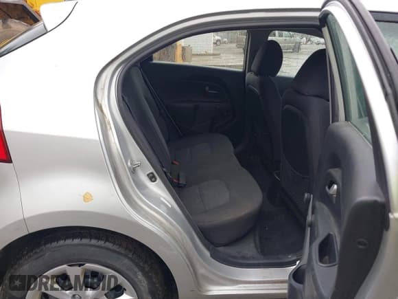 ✅ 2013 Kia Rio LX • VIN: KNADM5A36D6208847 • Lot: 43543263. Wystawiony na IAAI z przebiegiem 167 801 mil. Bezpłatny archiwum sprzedaży aukcyjnych z USA i szczegółowy raport historii pojazdu na DreamBid. Zdjęcie 8.