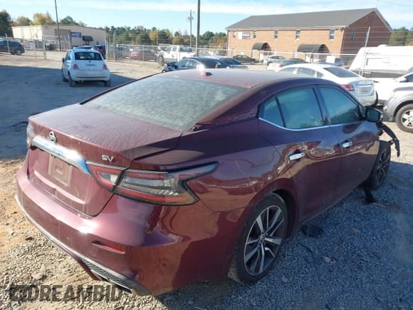 ✅ 2019 Nissan Maxima SL • VIN: 1N4AA6AV3KC367528 • Lot: 43535880. Listed on IAAI with 118,744 mi. Free auction sales archive from the USA and detailed vehicle history report at DreamBid. Image 4.