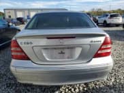 ✅ 2007 Mercedes-Benz C 280 Luxury • VIN: WDBRF92H47F881174 • Лот: 87045805. Опубликован ранее на Copart с пробегом 169 158 миль. Бесплатный доступ к архиву аукционных продаж из США и подробный отчёт об истории автомобиля на DreamBid. Изображение 6.