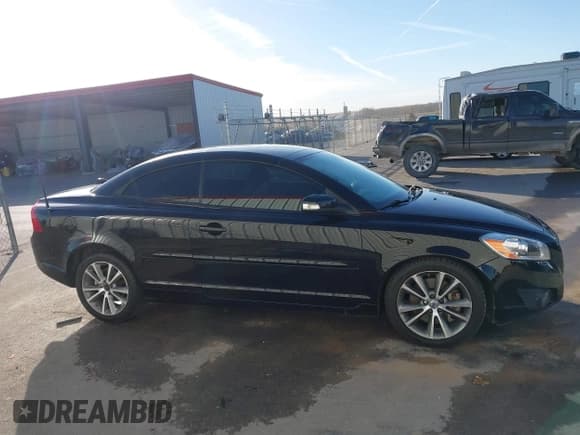 ✅ 2012 Volvo C70 T5 • VIN: YV1672MC0CJ126566 • Лот: 43665934. Опубликован ранее на IAAI с пробегом 140 725 миль. Бесплатный доступ к архиву аукционных продаж из США и подробный отчёт об истории автомобиля на DreamBid. Изображение 13.