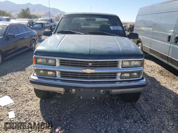 ✅ 1996 Chevrolet Silverado 1500 • VIN: 1GCEK19R8TE248821 • Lot: 82132615. Wystawiony na Copart z przebiegiem 291 896 mil. Bezpłatny archiwum sprzedaży aukcyjnych z USA i szczegółowy raport historii pojazdu na DreamBid. Zdjęcie 5.