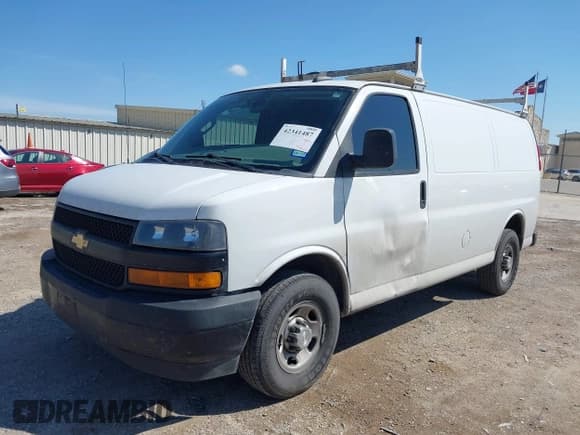 ✅ 2021 Chevrolet Express Cargo • VIN: 1GCWGAFP0M1180922 • Lot: 42341487. Listed on IAAI with 231,225 mi. Free auction sales archive from the USA and detailed vehicle history report at DreamBid. Image 17.