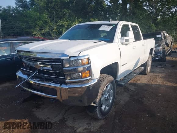 ✅ 2015 Chevrolet Silverado 2500HD LT • VIN: 1GC1KVE8XFF611704 • Lot: 42974763. Listed on IAAI with 177,000 mi. Free auction sales archive from the USA and detailed vehicle history report at DreamBid. Image 17.