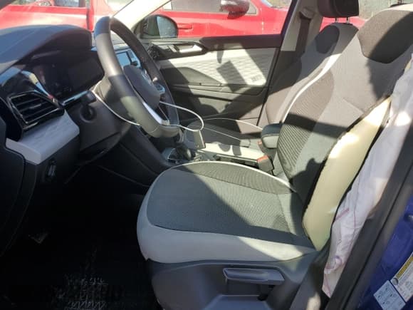 ✅ 2022 Volkswagen Taos S • VIN: 3VVMX7B29NM050082 • Лот: 85593725. Опубликован ранее на Copart с пробегом 27 661 миль. Бесплатный доступ к архиву аукционных продаж из США и подробный отчёт об истории автомобиля на DreamBid. Изображение 7.