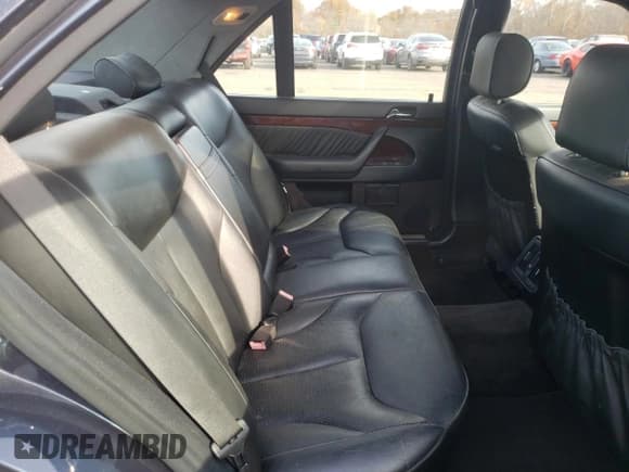 ✅ 1996 Mercedes-Benz S • VIN: WDBGA51E1TA301506 • Lot: 77976114. Wystawiony na Copart z przebiegiem 231 309 mil. Bezpłatny archiwum sprzedaży aukcyjnych z USA i szczegółowy raport historii pojazdu na DreamBid. Zdjęcie 10.