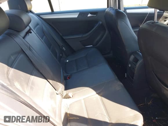 ✅ 2014 Volkswagen Jetta SE • VIN: 3VWD17AJ6EM380039 • Lot: 43098623. Listed on IAAI with 143,104 mi. Free auction sales archive from the USA and detailed vehicle history report at DreamBid. Image 8.