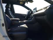 ✅ 2022 Toyota RAV4 XSE • VIN: JTMEB3FV0ND086320 • Lot: 43641298. Wystawiony na IAAI z przebiegiem 74 961 mil. Bezpłatny archiwum sprzedaży aukcyjnych z USA i szczegółowy raport historii pojazdu na DreamBid. Zdjęcie 5.