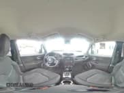 ✅ 2015 Jeep Renegade Latitude • VIN: ZACCJBBT1FPC08629 • Lot: 82366865. Wystawiony na Copart z przebiegiem Nie podano. Bezpłatny archiwum sprzedaży aukcyjnych z USA i szczegółowy raport historii pojazdu na DreamBid. Zdjęcie 15.