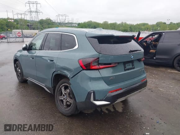 ✅ 2024 BMW X1 xDrive28i • VIN: WBX73EF03R5Y60469 • Lot: 42231110. Listed on IAAI with 6,860 mi. Free auction sales archive from the USA and detailed vehicle history report at DreamBid. Image 17.