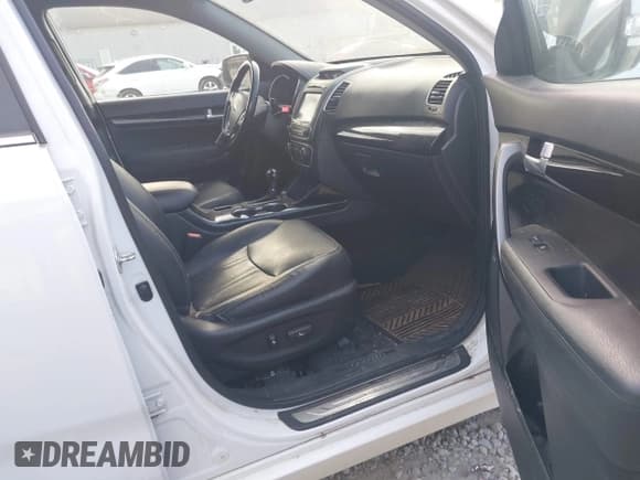 ✅ 2014 Kia Sorento SX Limited • VIN: 5XYKWDA71EG542381 • Лот: 43360553. Опубликован ранее на IAAI с пробегом 152 996 миль. Бесплатный доступ к архиву аукционных продаж из США и подробный отчёт об истории автомобиля на DreamBid. Изображение 5.