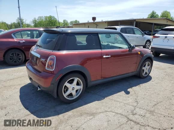 2007 MINI Hardtop with VIN WMWMF33507TT57421, listed as a Copart auction lot 56235885 with 83,085 mi miles and Clean title. Bid and sale history available at DreamBid. Image 3.