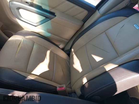 ✅ 2015 Nissan Armada Platinum • VIN: 5N1AA0NE5FN615754 • Lot: 41045204. Wystawiony na IAAI z przebiegiem 188 631 mil. Bezpłatny archiwum sprzedaży aukcyjnych z USA i szczegółowy raport historii pojazdu na DreamBid. Zdjęcie 17.