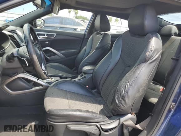 ✅ 2016 Hyundai Veloster • VIN: KMHTC6AD7GU295654 • Lot: 69488174. Wystawiony na Copart z przebiegiem 12 156 mil. Bezpłatny archiwum sprzedaży aukcyjnych z USA i szczegółowy raport historii pojazdu na DreamBid. Zdjęcie 7.