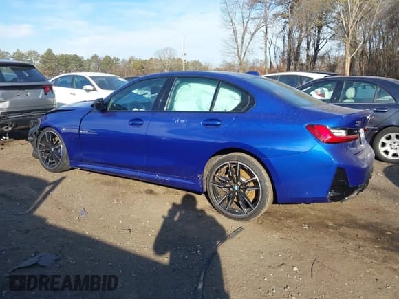 ✅ 2024 BMW 3 Series M340i xDrive • VIN: 3MW49FF00R8D93774 • Lot: 41330455. Listed on IAAI with 4,438 mi. Free auction sales archive from the USA and detailed vehicle history report at DreamBid. Image 13.