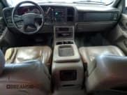 ✅ 2005 Chevrolet Suburban LS • VIN: 3GNFK16ZX5G196927 • Lot: 89928155. Listed on Copart with 224,201 mi. Free auction sales archive from the USA and detailed vehicle history report at DreamBid. Image 8.