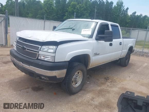 ✅ 2006 Chevrolet Silverado 2500HD LT3 • VIN: 1GCHK23D06F174096 • Лот: 42561823. Опубликован ранее на IAAI с пробегом 235 983 миль. Бесплатный доступ к архиву аукционных продаж из США и подробный отчёт об истории автомобиля на DreamBid. Изображение 21.