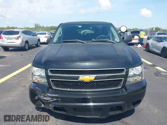 ✅ 2014 Chevrolet Tahoe Commercial • VIN: 1GNLC2E07ER207696 • Lot: 42683132. Wystawiony na IAAI z przebiegiem 116 397 mil. Bezpłatny archiwum sprzedaży aukcyjnych z USA i szczegółowy raport historii pojazdu na DreamBid. Zdjęcie 13.