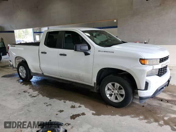 2019 Chevrolet Silverado 1500 Custom z VIN 1GCRYBEH0KZ276669, wystawiony jako Copart lot #81836715 z przebiegiem 169 156 mil mil oraz Szkoda całkowita • Salvage title. Historia ofert i sprzedaży dostępna na DreamBid. Obrazek 4.